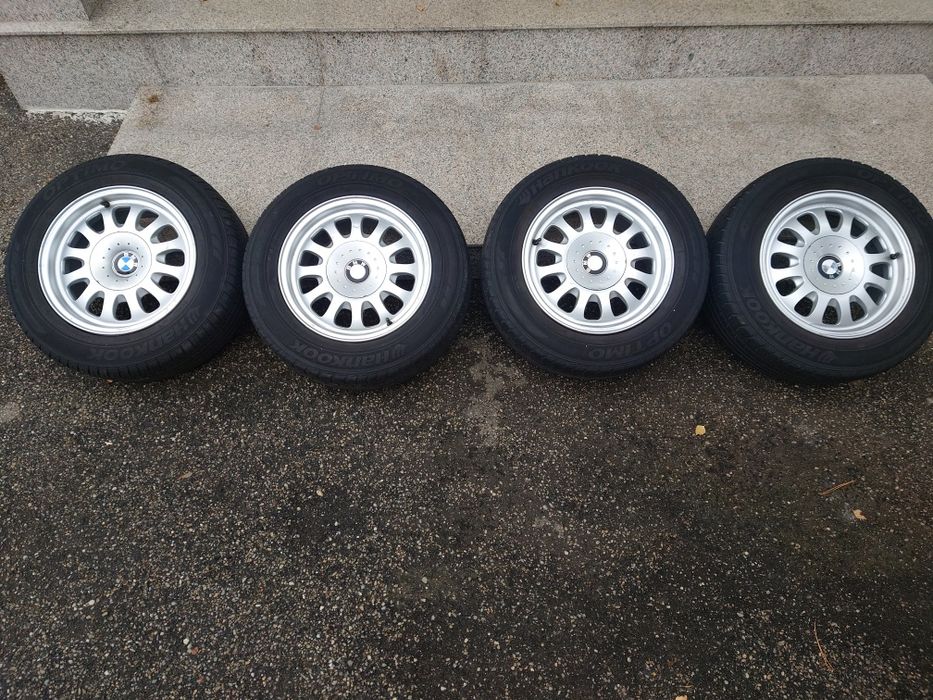 Vând jante cu cauciucuri vară BMW E 39 205/65/15