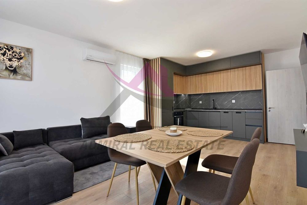 Продава се Тристаен апартамент в Варна, Възраждане 3 - 80 кв.м за 1435 €/кв.м - Снимка #4