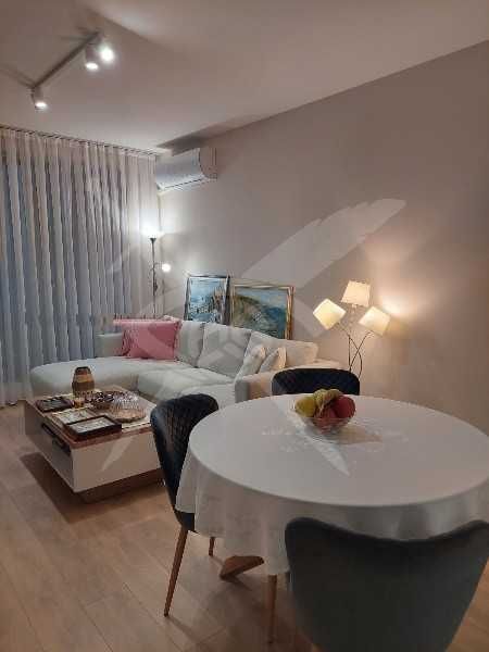 Двустаен апартамент с паркомясто в Каменица 1 93525