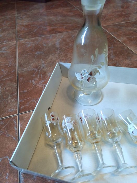 Serviciu de lichior și vin, doua seturi nefolosite, noi!