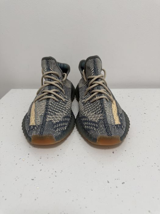 Adiada Yeezy, marimea 42