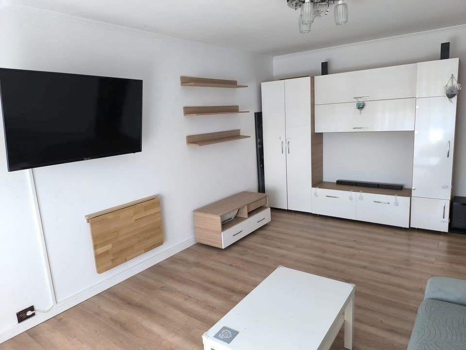 Inchiriez apartament