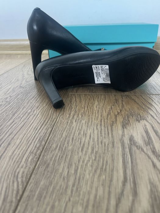 Нови дамски обувки Clarks 35н