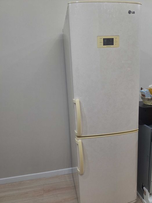 Продам холодильник LG