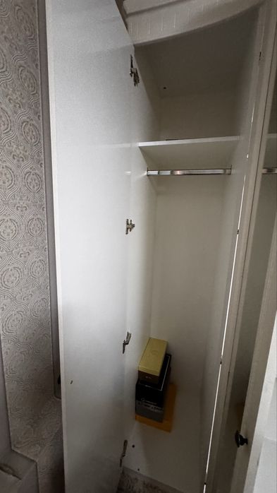 Шифонер + 2 подаорк тумбочки