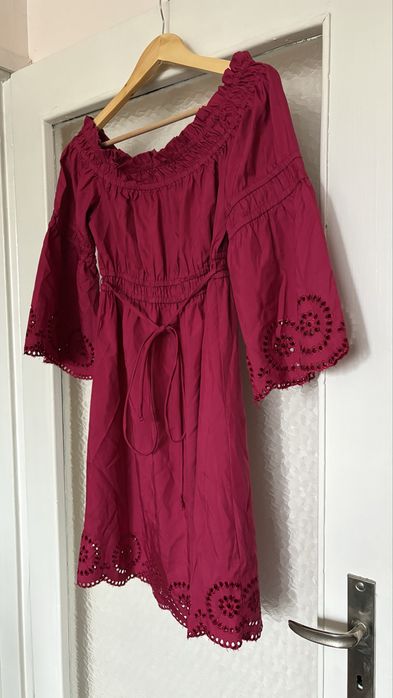 Рокля с рязана дантела в цвят фуксия р-р 34