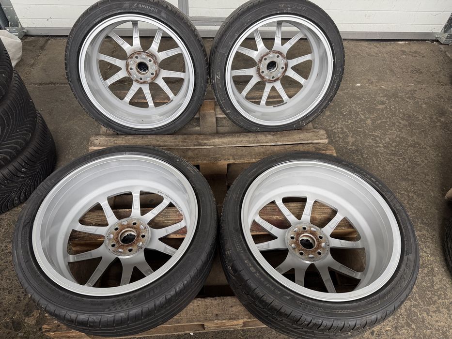 # Jante aluminiu VW Passat Arteon Tiguan Touran Skoda Superb Octavia cu anvelope de vara 235/40 R19