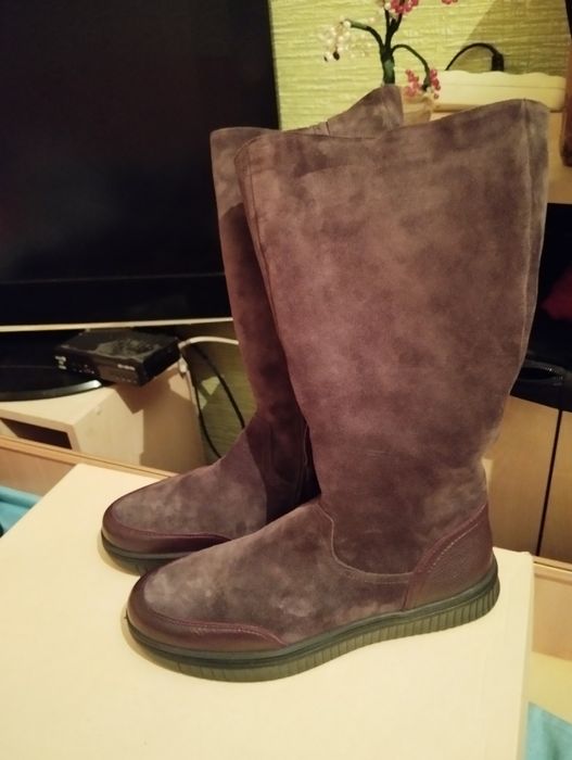 Продам новые сапоги Юничел