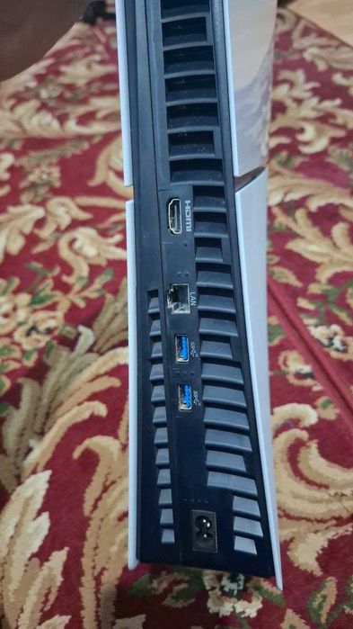 Продам PlayStation 5 Digital 1TB. Полный комплект. Срочно!