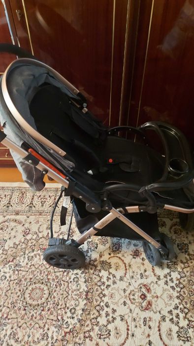 Продаются две детские коляски всесезонка.