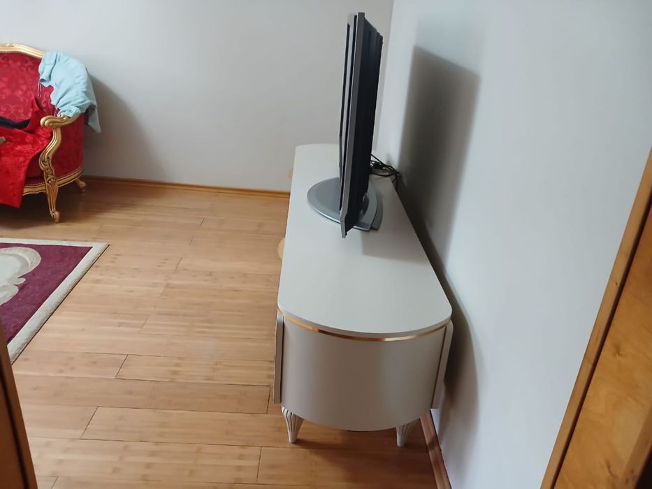 Тумба и телевизор LG