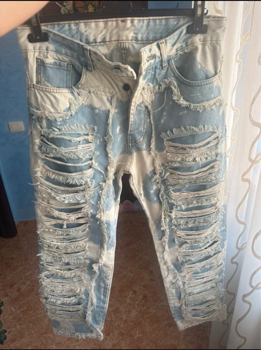 Pantaloni handmade rupti