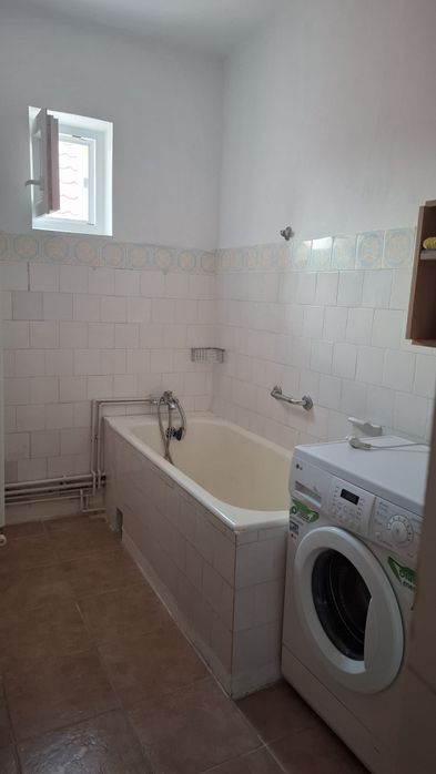 Apartament la Casa de închiriat spatios aprox.100mp