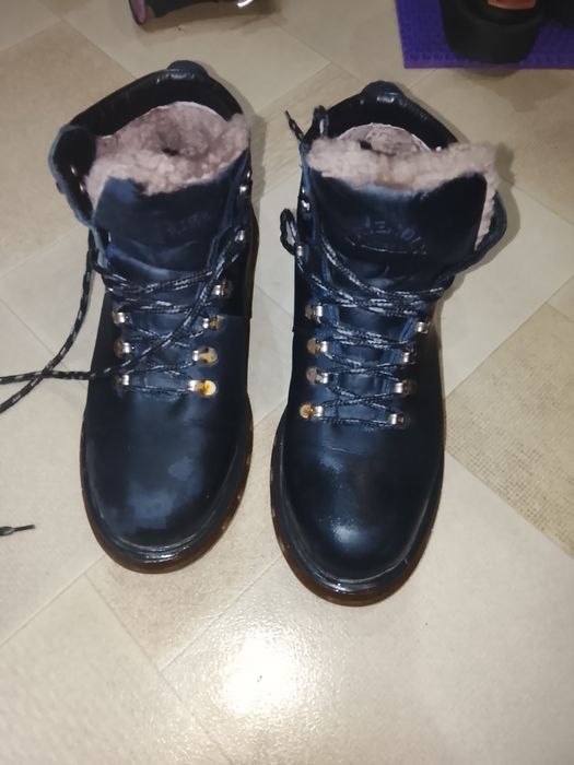 Продам зимние ботинки