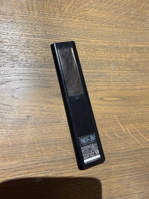 Продавам смарт телевизор Samsung 55 инча