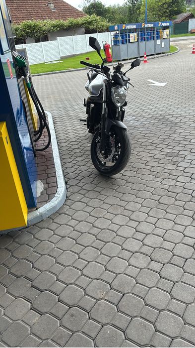 Yamaha FZ6 S2.