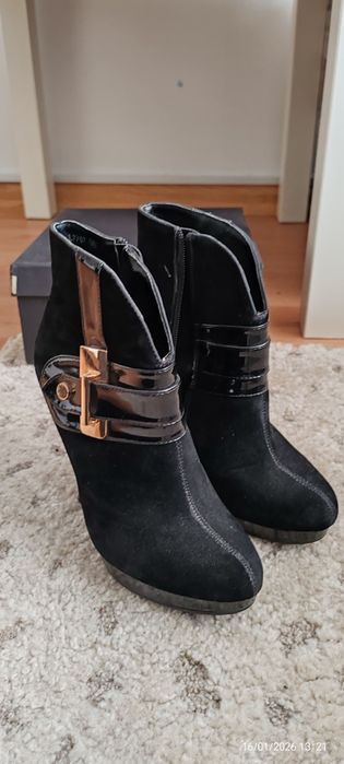 Botine elegante număr mic