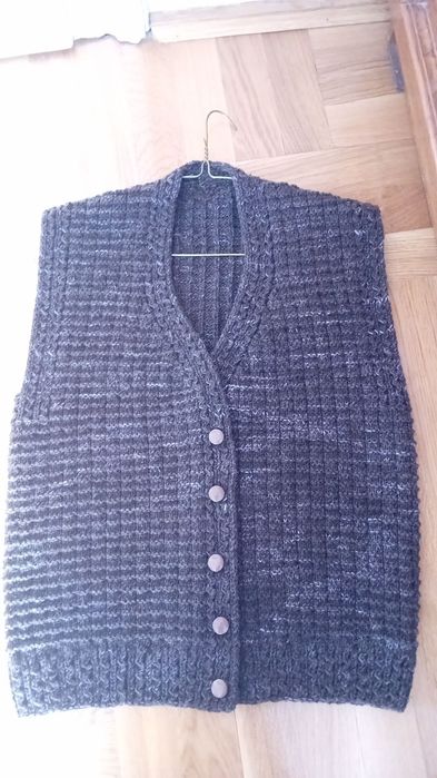 Vesta de lana tricotata manual