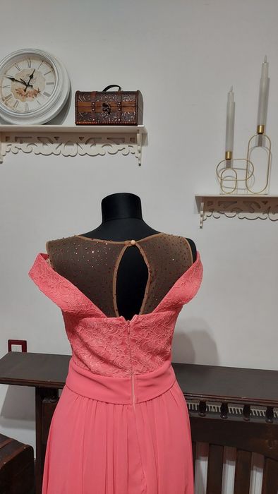 Rochie pe umeri de ocazie