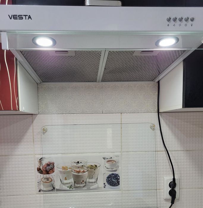 Вытяжка VESTA  25 000 тг  (60 см)