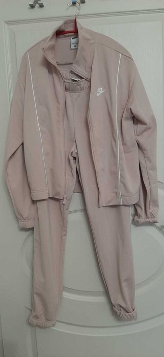 Дамски анцунг Nike