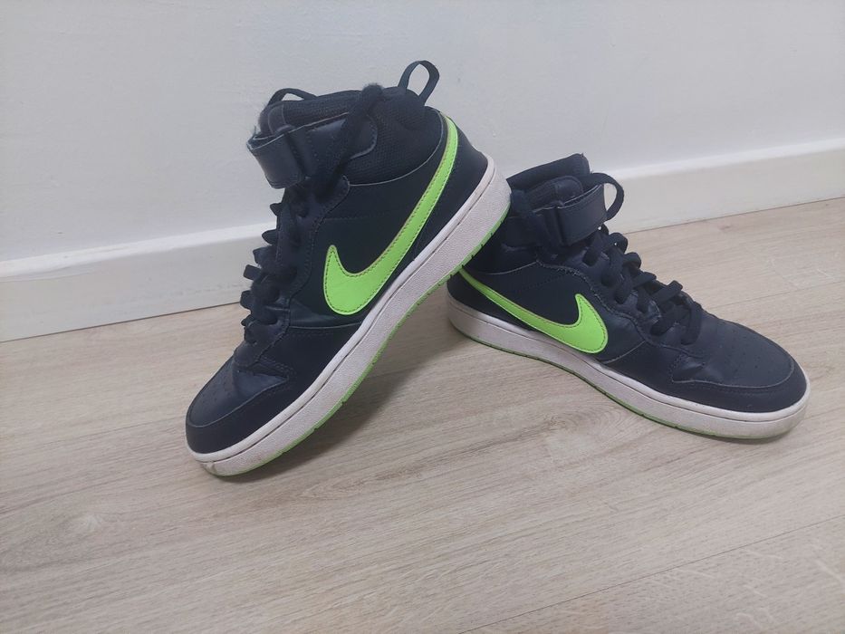 Nike Court Borough Mid 2