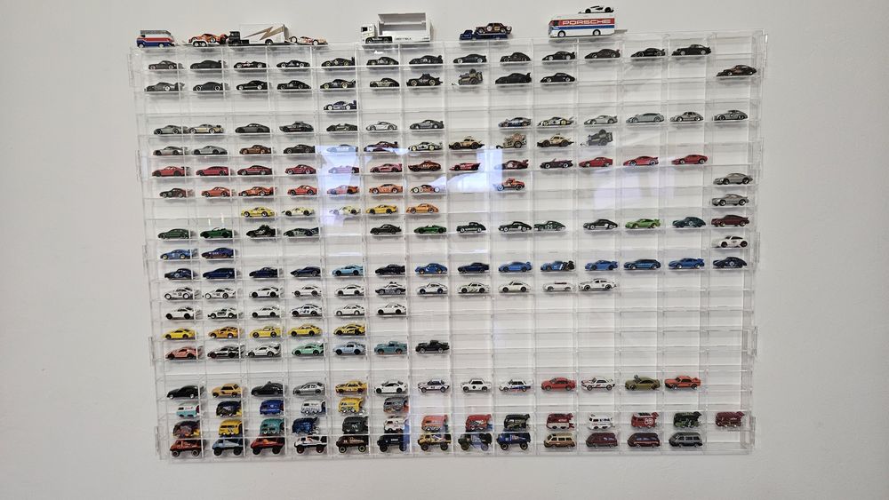 Raft din plexi pentru hotwheels  cu 280 locuri cu 2 usi