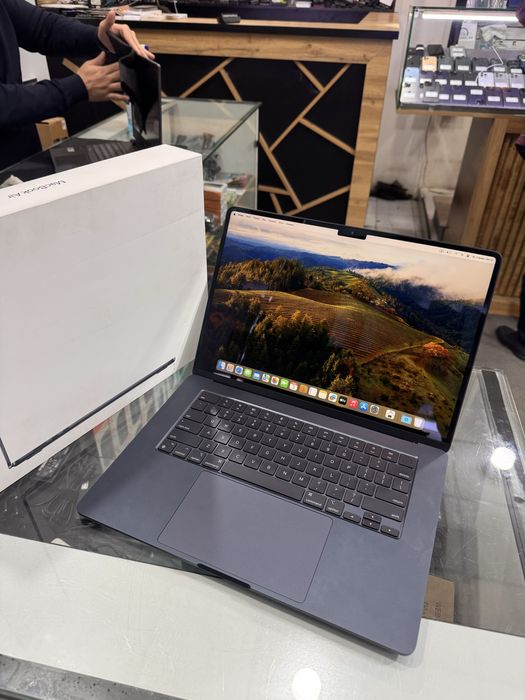 Apple Macbook Air 15 inch M2 SSD 256 ОЗу 8Gb 17 silil 100 yomkis