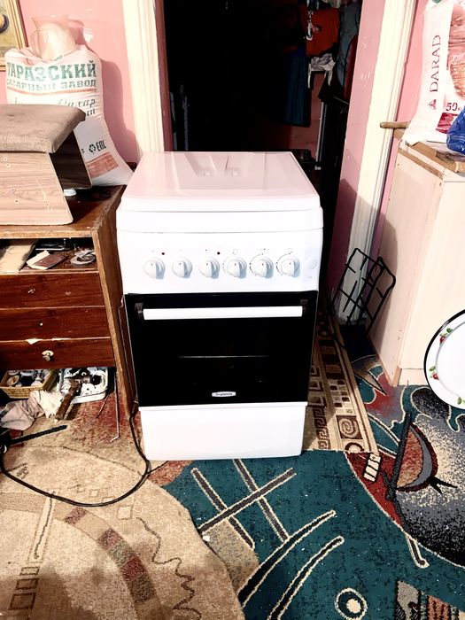 Продам газ плиту  рабочая