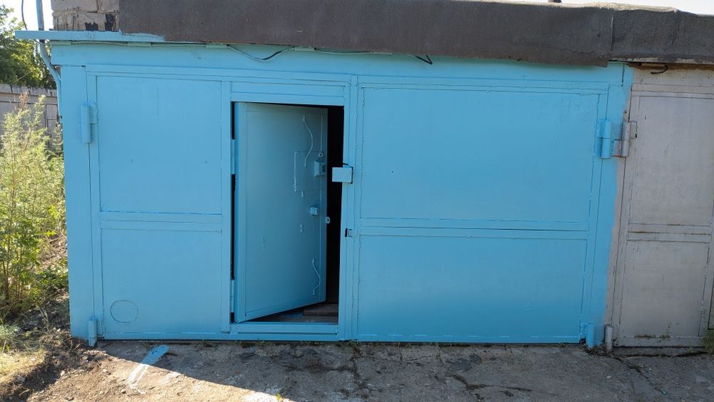 Продам капитальный гараж 3*6