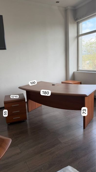 Мебель офисная в кабинет