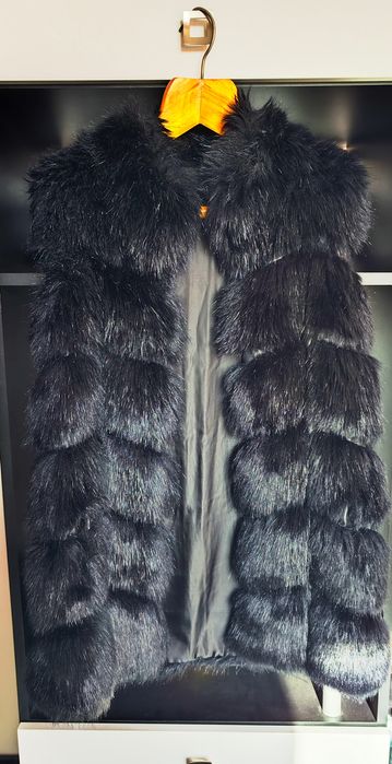 Дамски елеци и якета