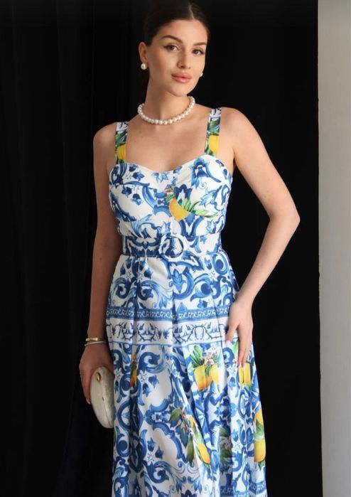 Сарафан с ремешком.