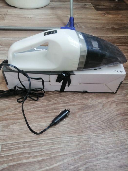 Автомобильный пылесос