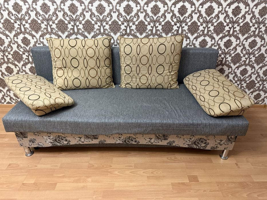 Продам Диван б/у