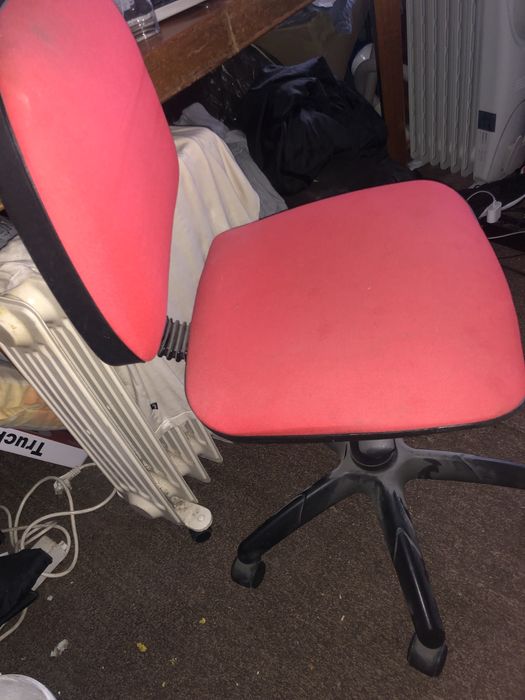 Офис Стол нов и работещ