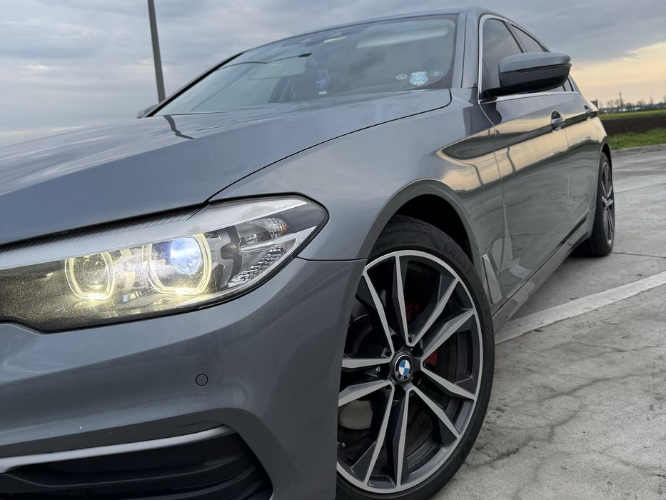 BMW Seria 5 G30 520d xDrive Aut. HUD // LED // Piele