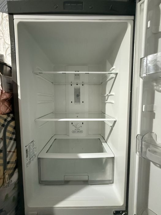 Холодильник LG в отличном состоянии