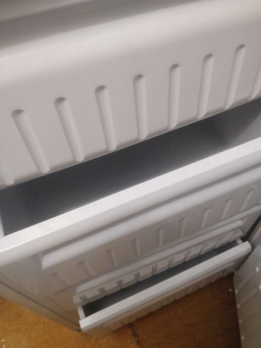 Продам моразильную камеру indesit