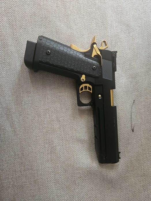 Hi  Capa deluxe airsoft