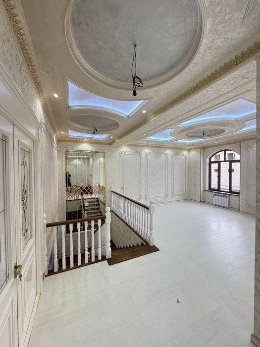 Uy sotiladi moljal keles Zamona restorani roparasida