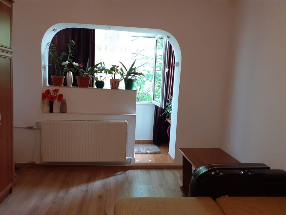 Inchiriez garsoniera