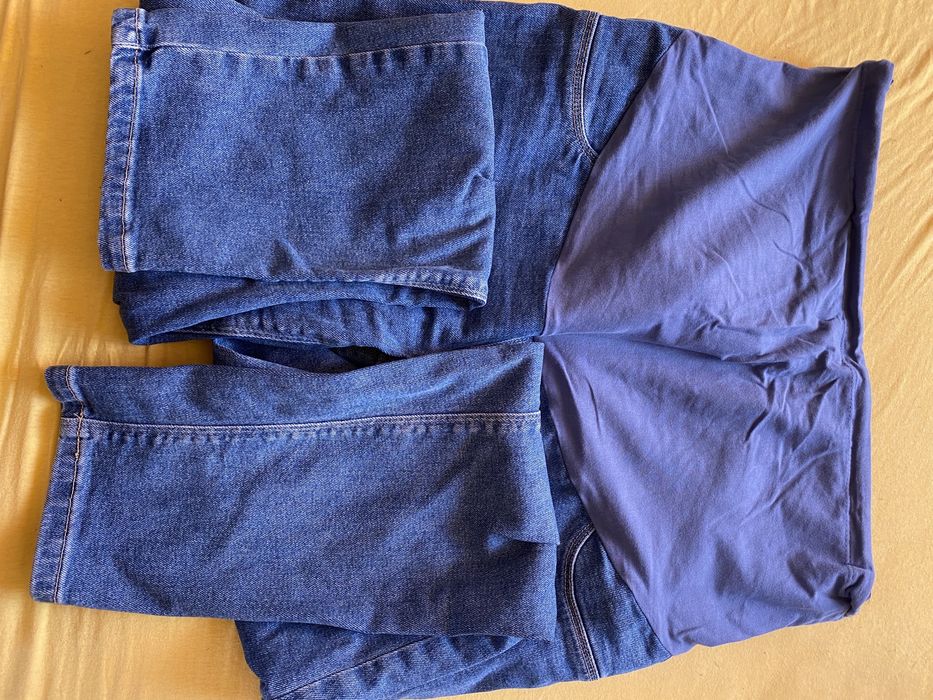 Vand blugi pentru gravide