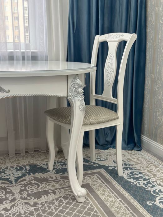 СТОЛ КУХОННЫЙ и комплект стульев