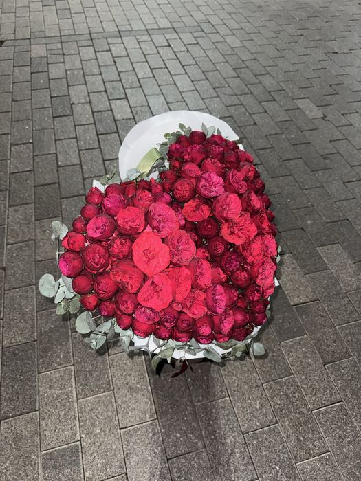 Букет от цветочной сердце свежие