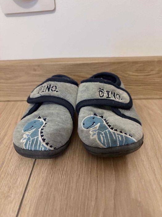 Papuci de interior marimea 22
