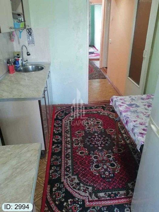 SOTILADI №2994 5-mikrorayon jomiy 13maktab tarafda 2xonalik uy sotuvda