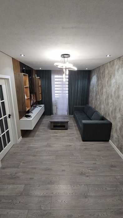 Продам квартиру не спеша. С дизайнерским ремонтом под ключ.