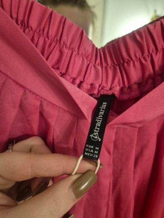 Pantaloni cu cracul larg  stradivarius noi cu eticheta