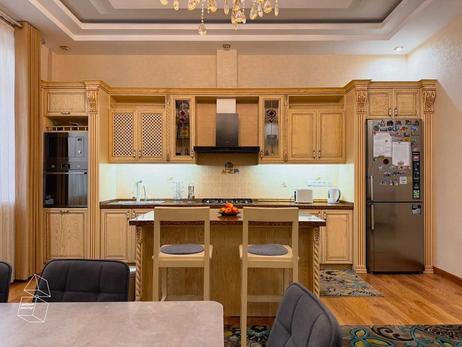 (Добрый) Габус на Нукусской, 170 м², 4/2/7, Квартира времен и народов